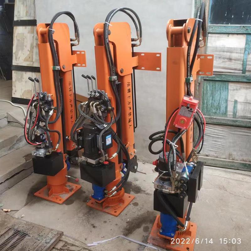 霍林郭勒市重汽蓝牌随车吊 3.2吨 国六动力强 液压驱动 农用自卸起重机